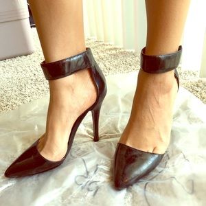Jeffrey Campbell Black Pointy Toe Stilettos